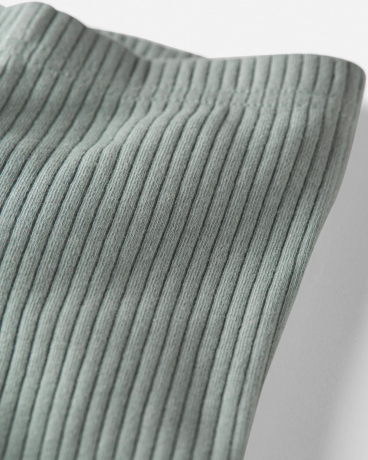 Pantalones cortos de pedal acanalados de algodón orgánico para bebé